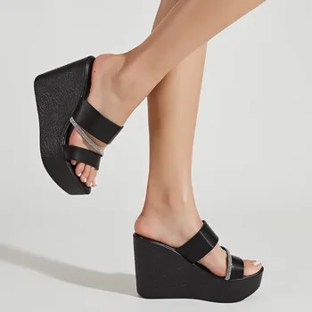 השחור החדש Rosyred עירום הקיץ פלטפורמה של נשים להחליק על סנדלים שיק פנאי עקב גבוה אופנה פלחי פרדות נעלי נעל שקופיות
